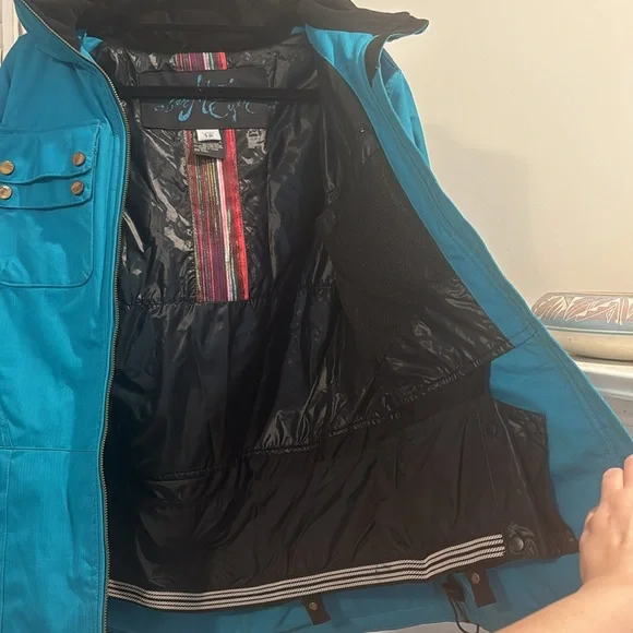 Obermeyer Ski/Snowboard Jacket with Detachable Hood - Picture 7 of 13